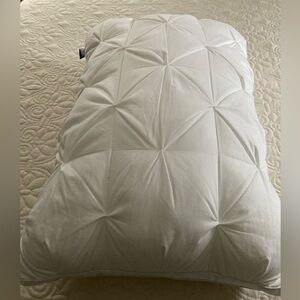 Luxury White Quilted Pillow from Oprah's  Favorite Things. NWOT